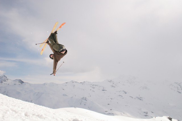 Joel hoppar!. Foto: Okänd. Åkare: Joel.