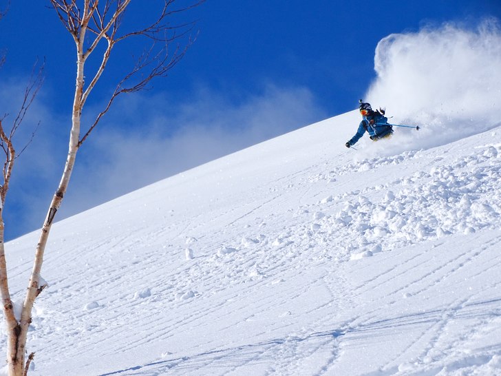 Nicole Lejdeby - Powder carving cloud maker machin.