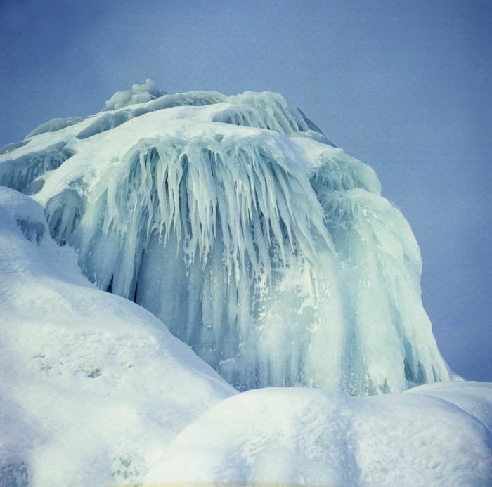 istappar vid träskkanten. Foto: jakob wallin.