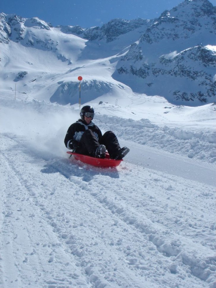 Full fart i pulkan :). Foto: Ulf Jidestig. Åkare: Rikard Westeman.