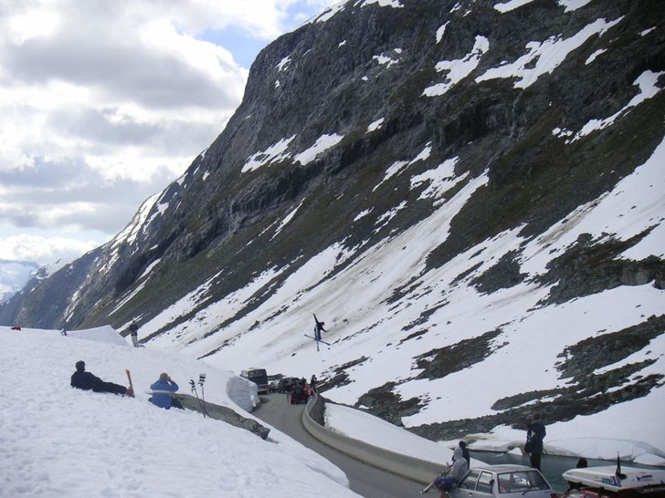 Några killar från Sverige bestämde sig för att. Foto: Jacob Schachtschabel. Åkare: Jonas Wikberg.