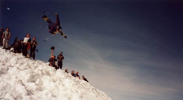 Efter en hel del vin och dunka-dunka i bakgrunden . Foto: Kristian Lidin. Åkare: Jonas Hjelme.