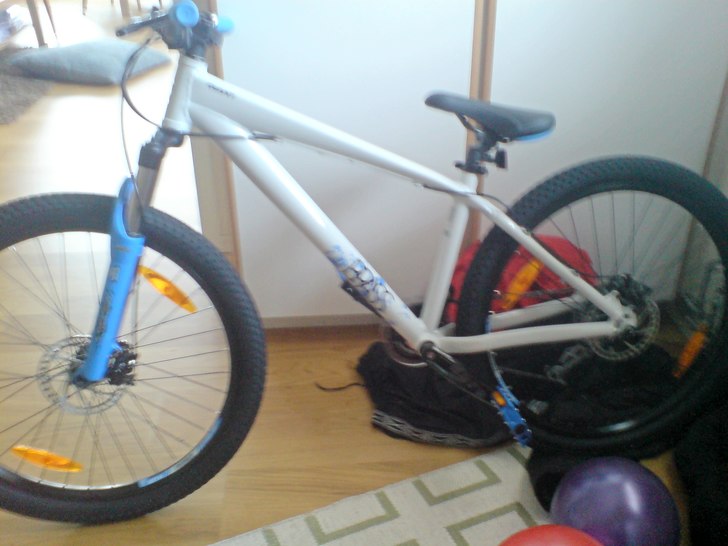 Min cykel samma da som jah fick den. Foto: Jag. Åkare: Giant Brass 1.