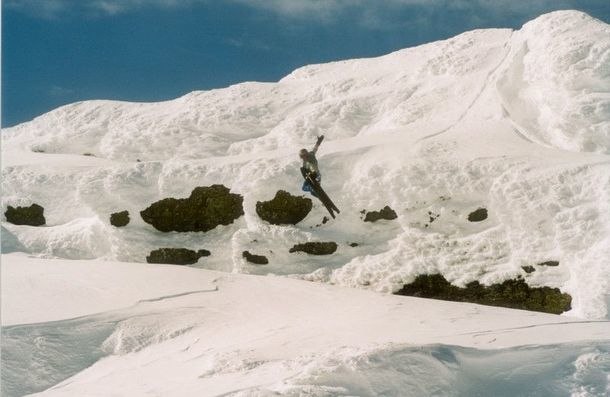 Med ansats från Daunes östliga topp bemästade T. Foto: Hannes Mannerheim. Åkare: Tomas Tengnér.