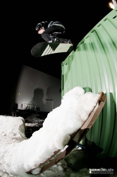 Jag kör ett litet drop.. Foto: Erik Carlsén. Åkare: Victor Falk.