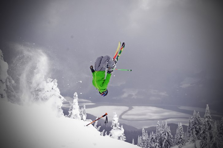Backflip. Foto: Oskar Wagrelius. Åkare: Sebastian Malm.