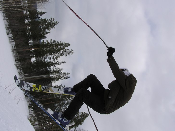 Kul vinkel på benet (blidde ingen skada eller nå. Foto: Emanuel Morén. Åkare: Adrian.