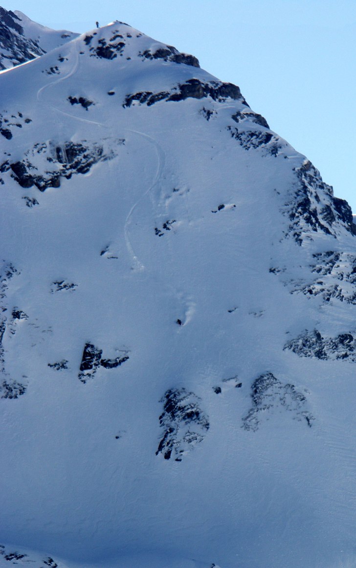 Theo och Johan hikade, Theo fick åka först. Foto: David Rangsjö. Åkare: Theodore Birkner.