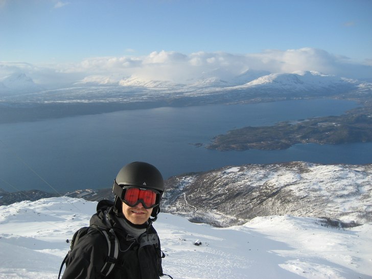 Utsikt från Narviksfjellets topp över Narvik och. Foto: Anna Kylner. Åkare: Mattias Kylner.
