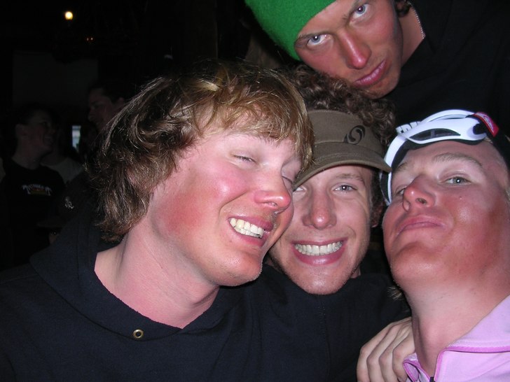 Efter slash under en grym after-ski i Cham.. Foto: Godtycklig Chambrebesökare. Åkare: Hässelby extremeteam.