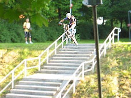 Uppsala Freeride Organisation tog en skön sommarr. Foto: Jonas Arvidsson. Åkare: Mats Romblad.