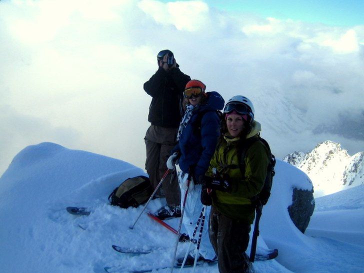 Samling på berget, gary filmar en speedskiier.. v. Foto: Josie. Åkare: Jag, Johanna och Gary.