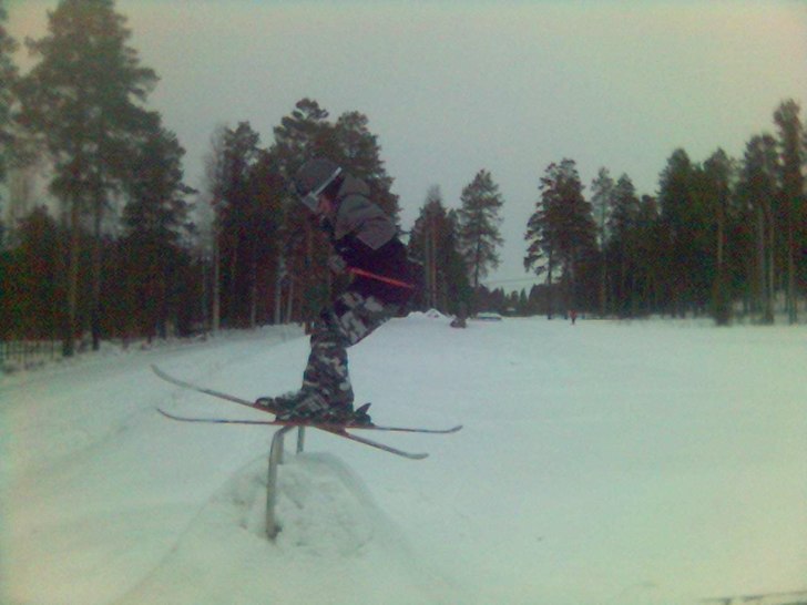 haha :P lol... ett tag sedan ;);) taget med mobil. Foto: Markus. Åkare: Jag.