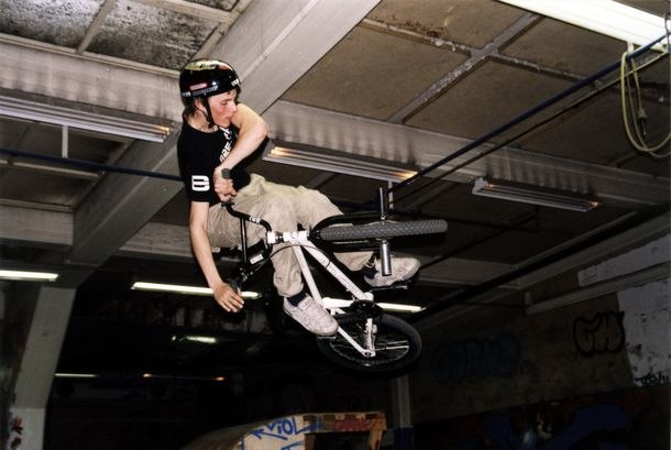 Jag å en tabletop till.. Foto: Rasmus Andersson. Åkare: Martin Fredriksson.