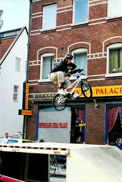 Jag me en x-up under en liten show.. Foto: Rasmus Andersson. Åkare: Martin Fredriksson.