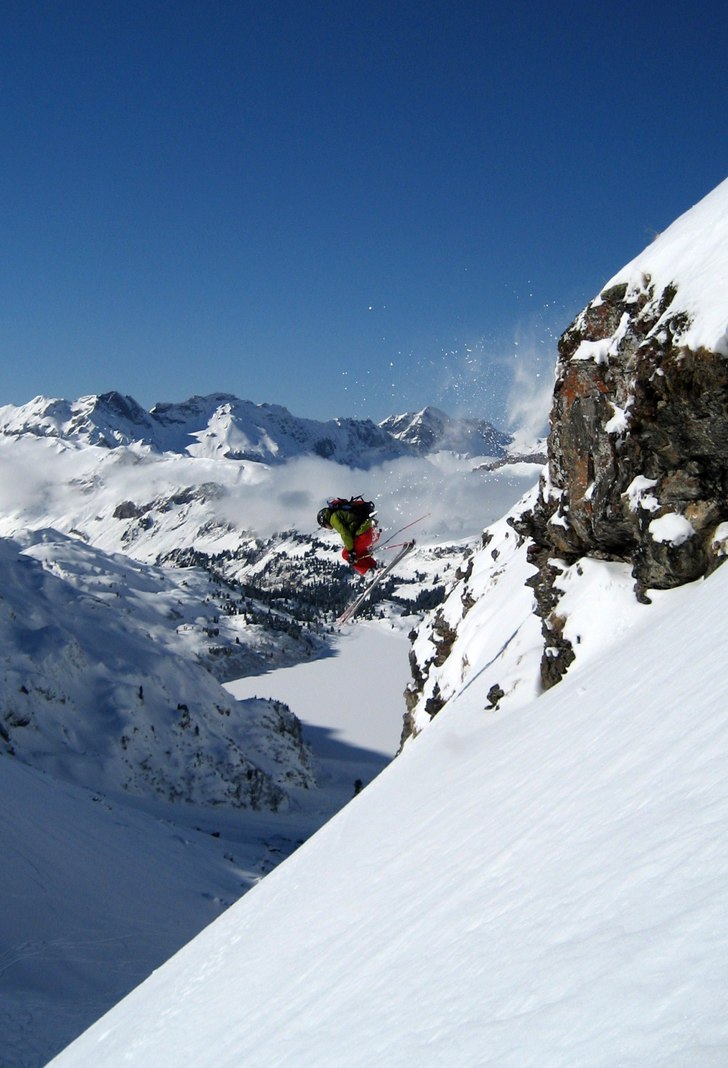 Theo tar luft i en av alla Engelbergs dropp. Foto: David Rangsjö. Åkare: Theodore Birkner.