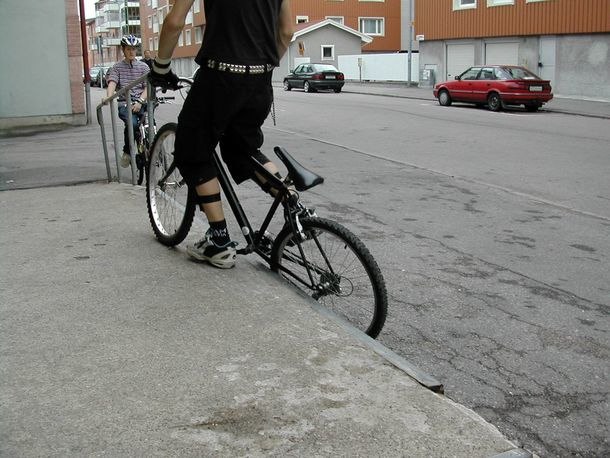 Ps. söker sponsor Ds.. Foto: Tom. Åkare: Olsson.