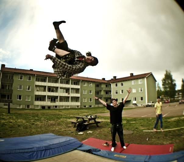 Första sessionen på studsmattan för i år!
Alr. Foto: Jonathan Liljedal. Åkare: Jesper "jeppenator" Norén.