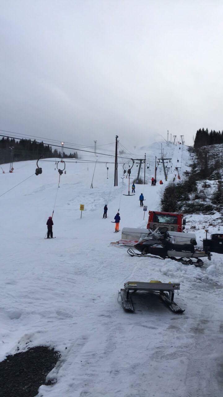 Fantastiske forhold i bakken! Velkommen
.