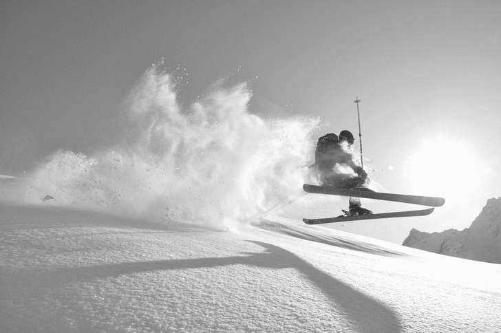 Vackert januari väder i svartvit tappning. Foto: Mattias Lindberg. Åkare: Mattias Wikholm.