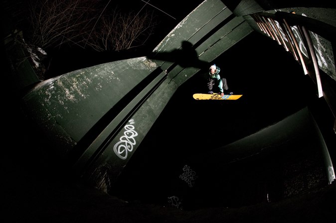 Johan och crister hade spanat in ett drop i Vik ut. Foto: Niclas Magnusson. Åkare: Christer Norlèn.