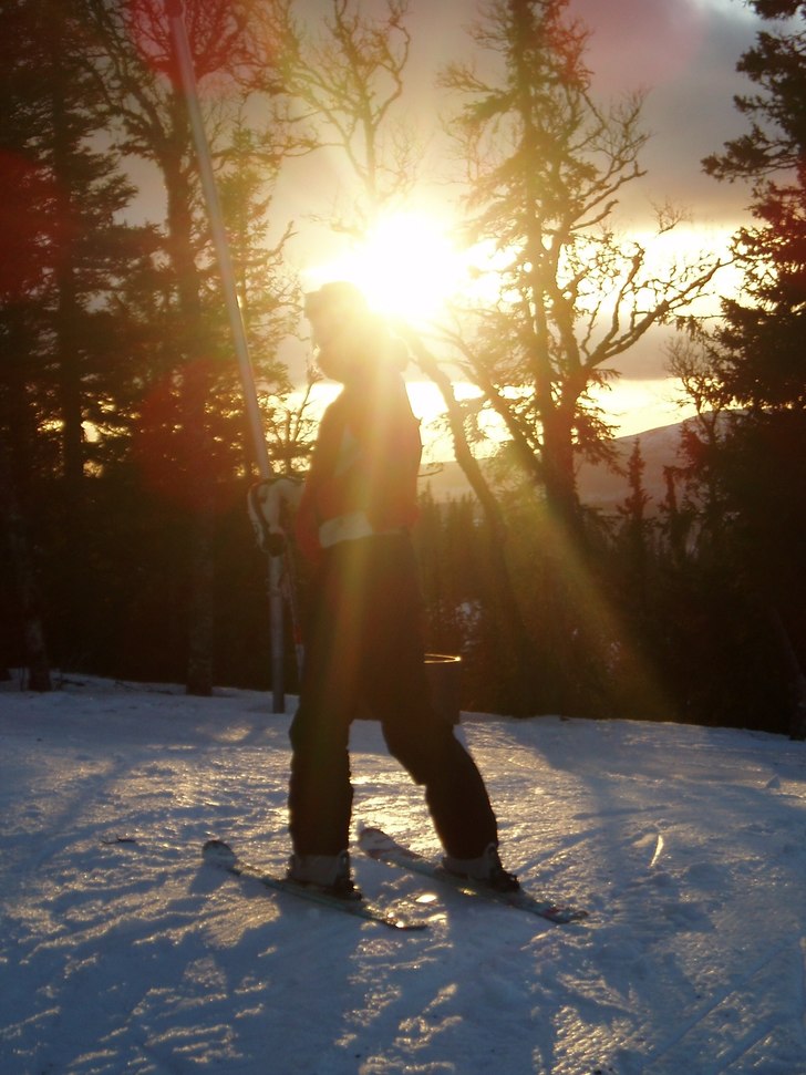 solnedgång i årebjörnen. Foto: Johan Eriksson. Åkare: Hanna Petersson.