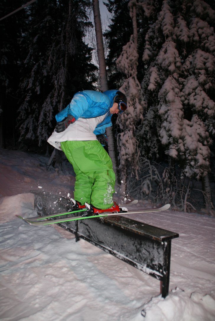 första skidagen i år  var i väsjöbacken 
sw u. Foto: carl eriksson. Åkare: Rasmus hammarström.