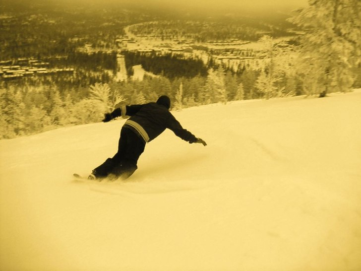 En fin dag i Hundfjället. Björn drar på för fu. Foto: Hans Johansson. Åkare: Björn Wikander.