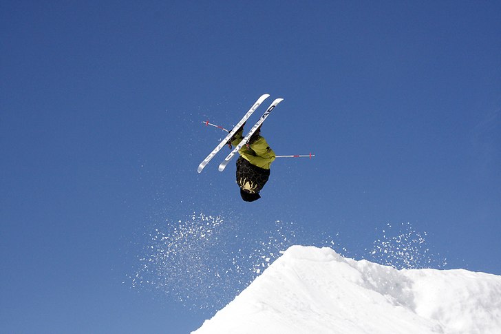 1/2500  F13  Iso1600
Viktor gör en skön "L. Foto: Ronald Lahti. Åkare: Viktor "Viol" Olsson.