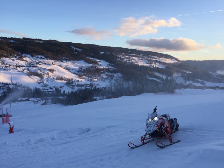 GOD JUL
Det er bra forhold i nedre del av bakkene .