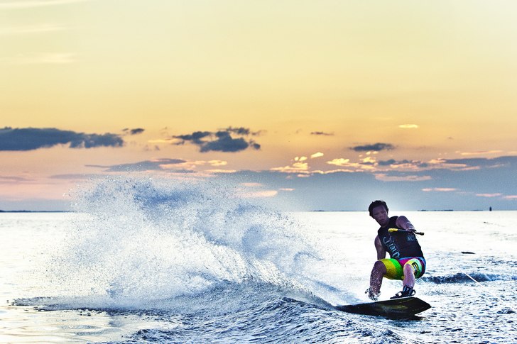 Kanske inte den bĂ€sta wakeboardbilden, men jag kĂ. Foto: Jonathan Birkemyr. Ă
kare: Patrik RÀmström.