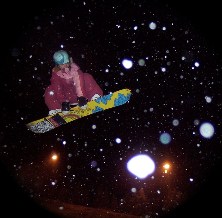 natthoppning i kilsbacken. Foto: Peter Lindström. Åkare: maria.