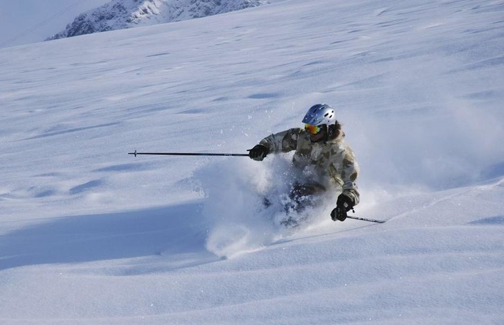 tunga bitar.. . Foto: Christian Styf. Åkare: Johan Signell.