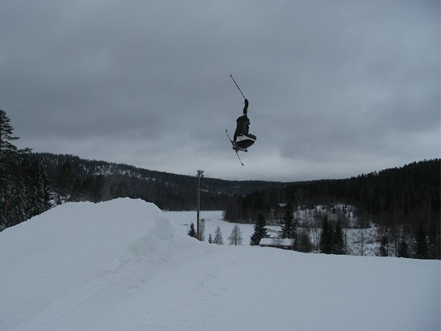 Typ järvsös ända sköna hopp... Foto: Anton Mattsson. Åkare: Christoffer Östman (jag).