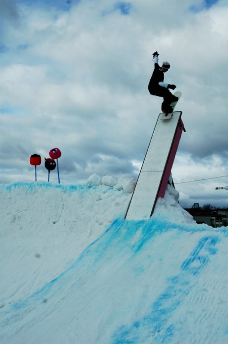 Körde på upp boxen på springbreak i hammarby, e. Foto: Anna Smideman (tacky.se). Åkare: Erik Lindhe.