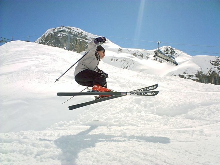 40 Ã¥r och otrÃ¤nad, med fÃ¶tterna i ett par. Foto: Tom Anders. Åkare: Stefan  Frim.