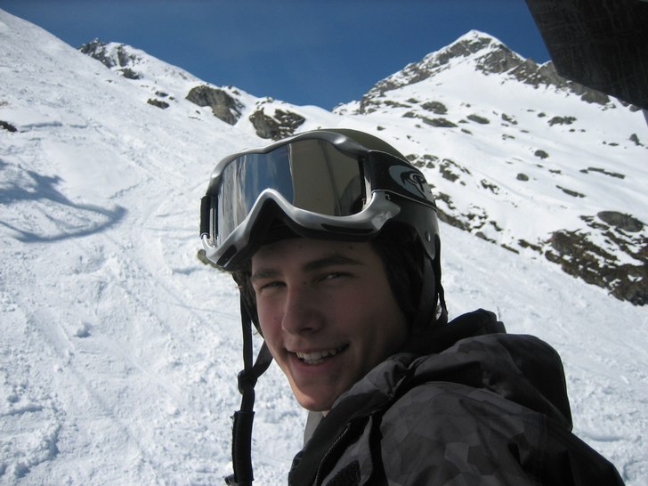 Första lift turen för veckan mot Kapruns topp! R. Foto: Emil Karlsson. Åkare: Victor Karlsson.