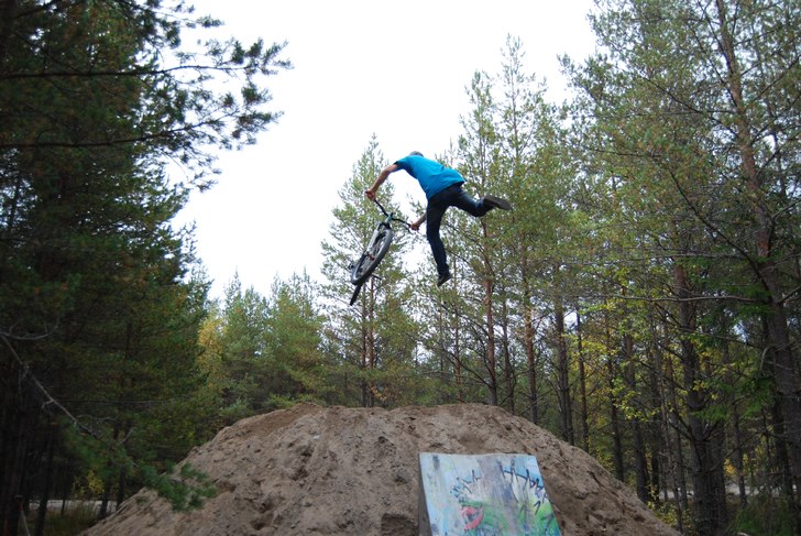 Tailwhip. Foto: Victor Lantz. Åkare: Robin Wahlgren.