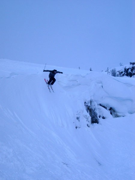 Jag på skidor. Foto: Magnus Nyberg. Åkare: Kristofer Fahlgren.