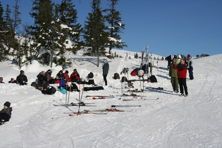 Sol fra skyfri himmel
Beste dagen i påsken. Dette.