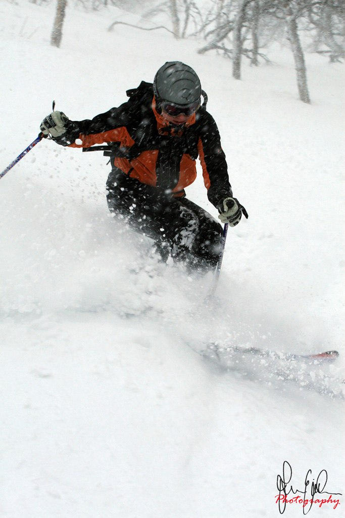Jonas Lidgren kör av sig lite frustration över a. Foto: Jonas Emilsson / www.jonasemilssonphoto.se. Åkare: Jonas Lidgren.