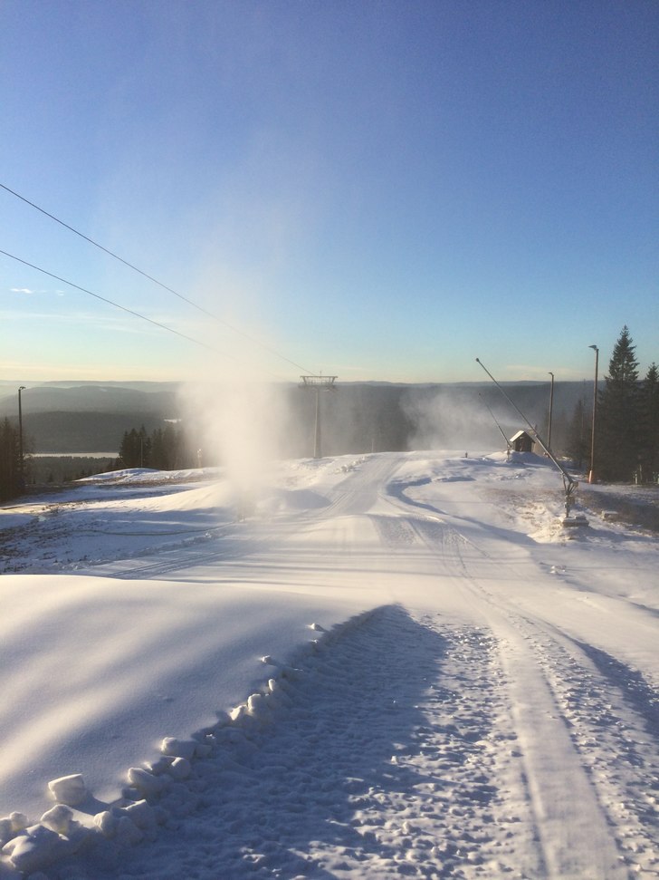 Snøproduksjonen går for fullt!
.