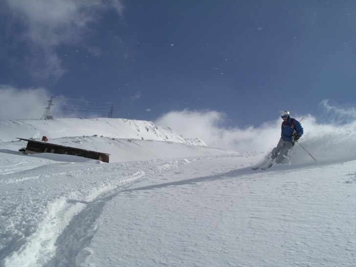 En solig dag i sporten efter ett något oväntat s. Foto: Micke. Åkare: Carl Fredrik Lindberg.