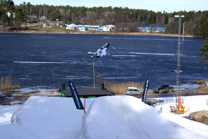 Tillräckligt vacker dag för att göra en tailgra. Foto: Emil Södergren. Åkare: Sebastian Delér.