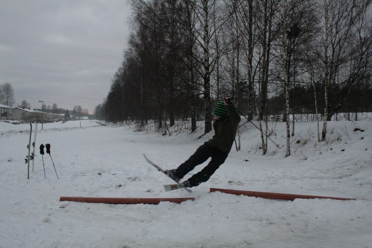 Hittar på lite nya tricks.... Foto: Danne karlsson. Åkare: Anton.