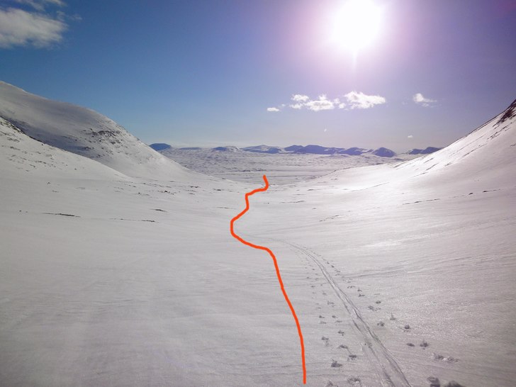 Följ fallinjen och håll till höger om Prediksto. Foto: Mattias Skantz.