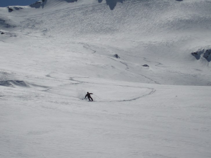 Härlig repa med endast mina spår innan Kalles. G. Foto: Anders Pettersson. Åkare: Kalle.
