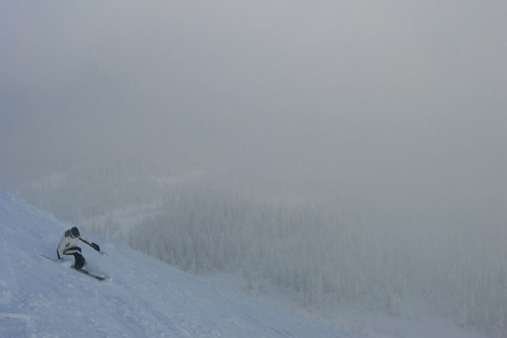 45 grader ska det enligt pistkartan luta om det st. Foto: Philip Andersson. Åkare: Sandra Andersson.