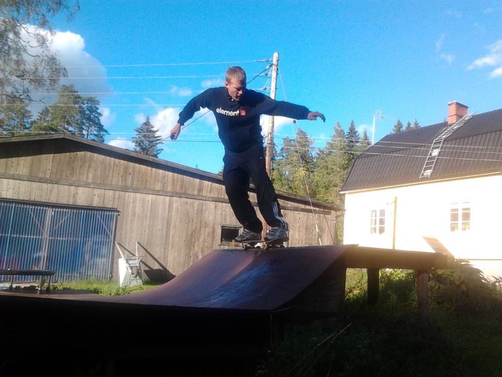 September 2012 

När den 6-åriga sonen har tok. Foto: Son nr 1. Åkare: Kristian B.