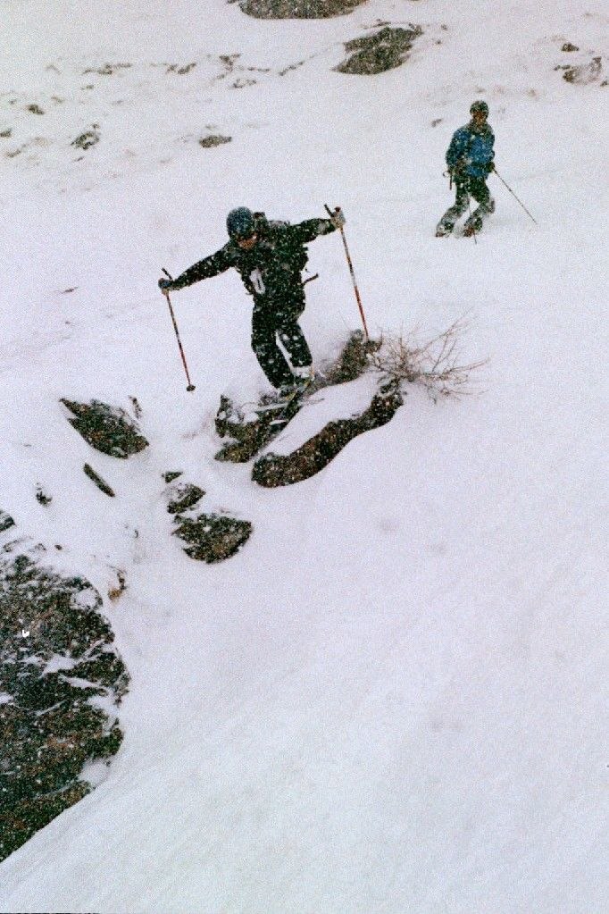 La Grave i ett mycket snöigt tillstånd. Hoppar n. Foto: Voltaren. Åkare: Fredrik Sandström.